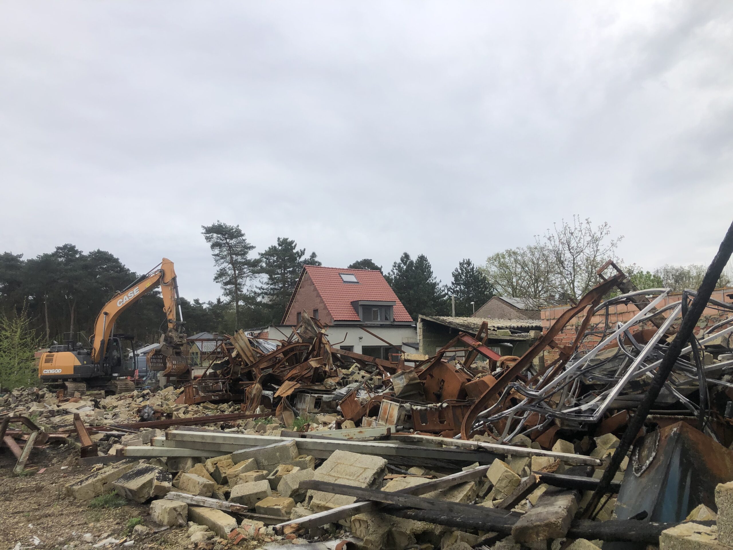 afbraak afgebrande loods (2)